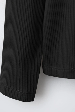 Топ в рубчик с круглым воротником