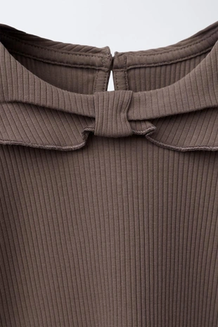 Топ в рубчик с круглым воротником