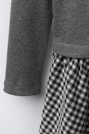 Комбинированное платье в рубчик с юбкой в клетку