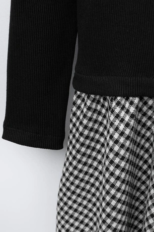 Комбинированное платье в рубчик с юбкой в клетку