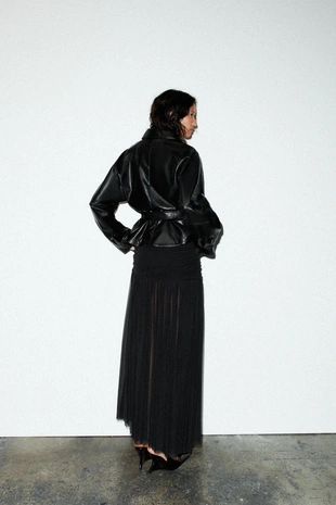 Куртка из искусственной кожи с баской- Заказать в России