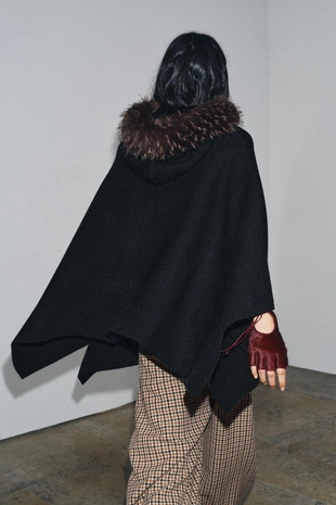 Трикотажная накидка с мехом