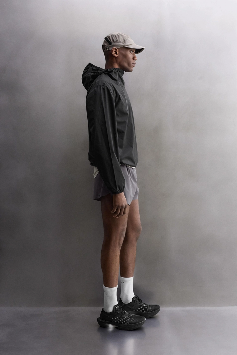 Ветровка с карманом-мешком