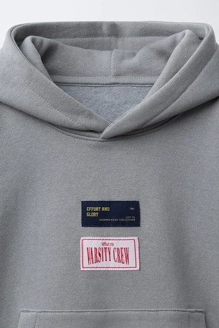 Худи для бега в стиле преппи с нашивками- Заказать в России