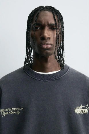 Толстовка с комбинированным принтом- Заказать в России