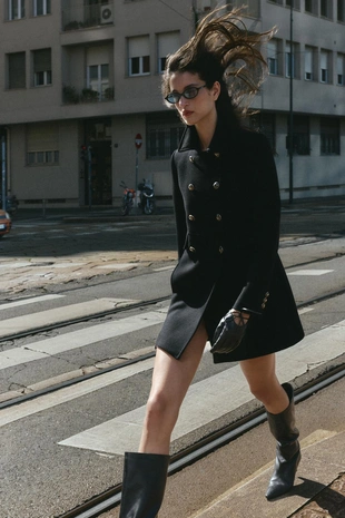 Короткое двубортное пальто с шерстью- Заказать в России