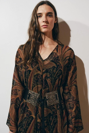 Широкий кожаный ремень с пряжкой с узором- Заказать в России