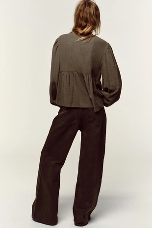 Блуза с вышивкой на груди- Заказать в России