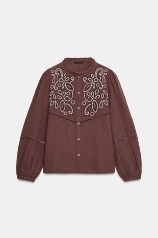 Блуза с вышивкой на груди- Заказать в России