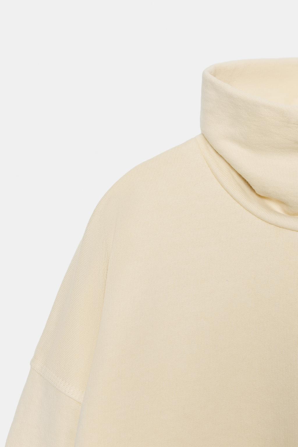 ТОЛСТОВКА OVERSIZE С ВЫСОКИМ ВОРОТНИКОМ
