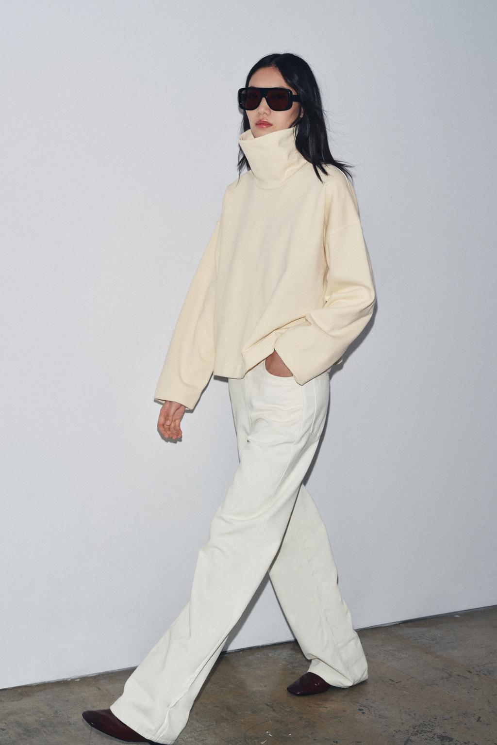 ТОЛСТОВКА OVERSIZE С ВЫСОКИМ ВОРОТНИКОМ