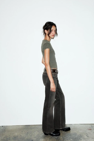 Футболка облегающего кроя с короткими рукавами