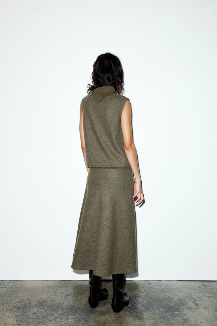 Топ с круглым вырезом