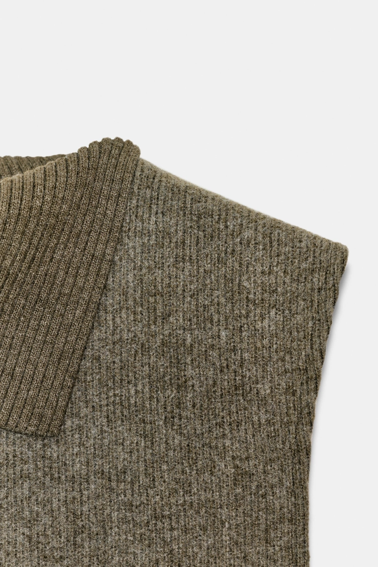 Топ с круглым вырезом