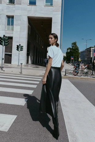 Комбинированное платье миди с юбкой из искусственной кожи- Заказать в России