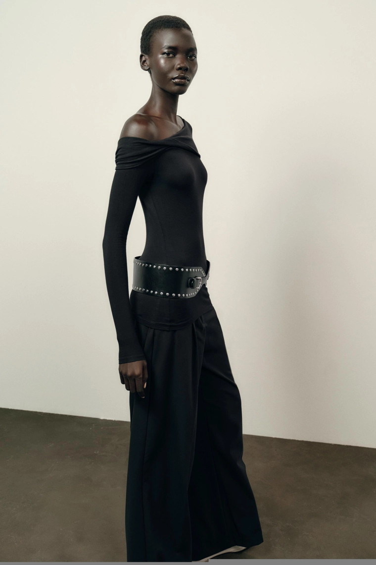 Топ с асимметричным вырезом