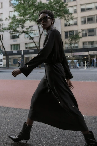 Платье миди из крепа с поясом- Заказать в России