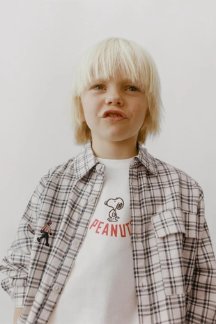 Футболка с вышивкой SNOOPY PEANUTS™- Заказать в России