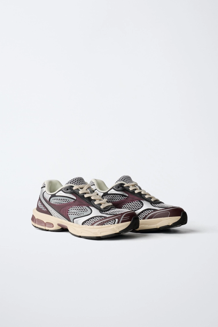 Спортивные кроссовки из сетчатого материала