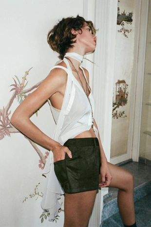 Мини-шорты из искусственной замши- Заказать в России