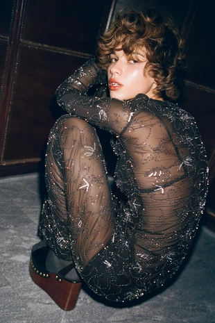 Топ из тюля со сборками, вышивкой и бусинами