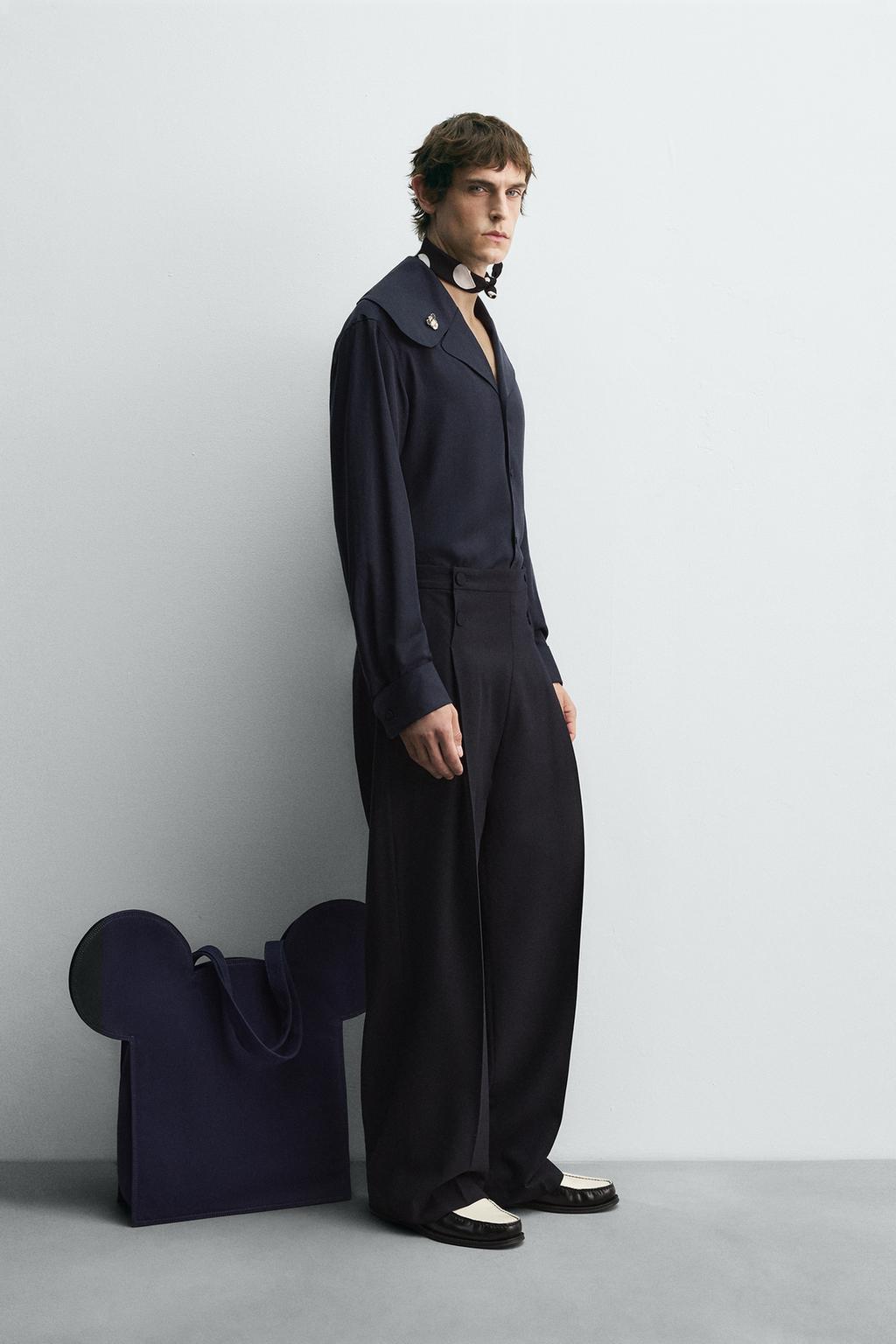 РУБАШКА ИЗ СТРУЯЩЕЙСЯ ТКАНИ С КРУГЛЫМ ВОРОТНИКОМ HARRY LAMBERT FOR ZARA X DISNEY