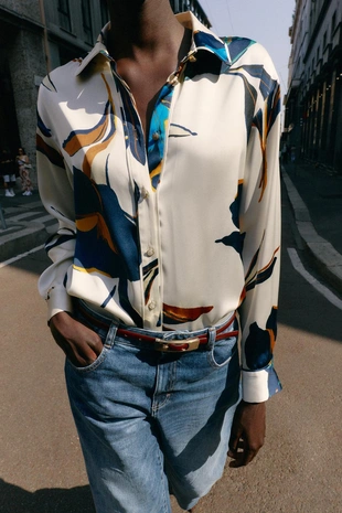 Атласная рубашка с цветочным принтом- Заказать в России