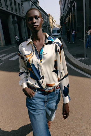 Атласная рубашка с цветочным принтом- Заказать в России