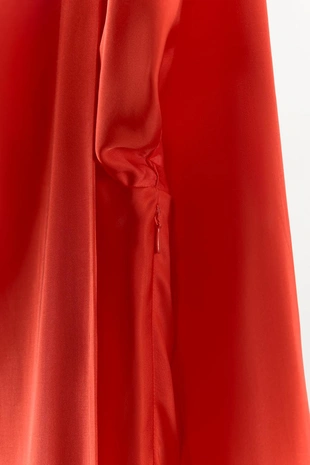 Атласное платье с рукавами «летучая мышь» и платком- Заказать в России