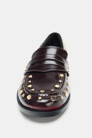 Лоферы с отделкой заклепками- Заказать в России