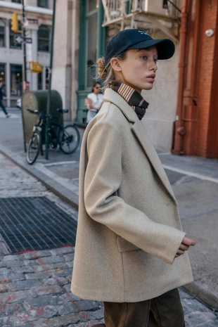 Мягкий блейзер на одной пуговице- Заказать в России