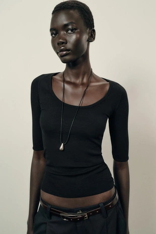 Футболка в рубчик с рукавами реглан