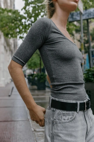 Футболка в рубчик с рукавами реглан