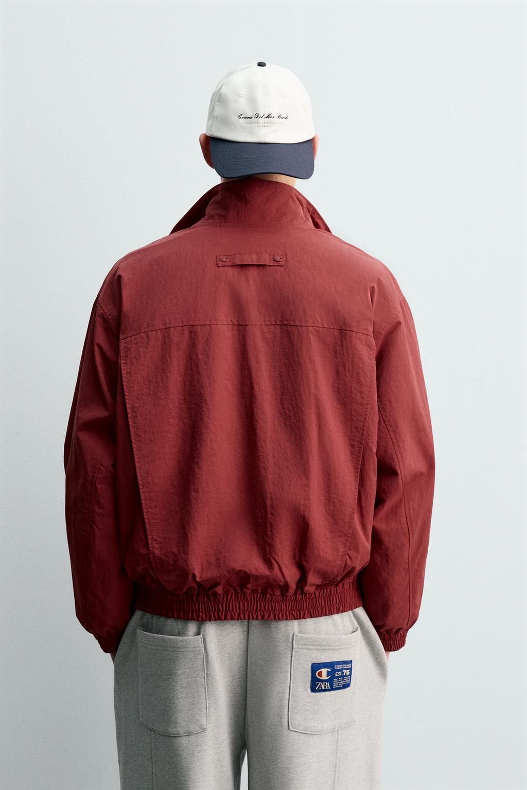 ТЕХНИЧЕСКАЯ КУРТКА С НАШИВКАМИ CHAMPION ® X ZARA