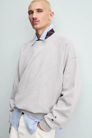 Толстовка CREWNECK с нашивками CHAMPION ® X ZARA- Заказать в России