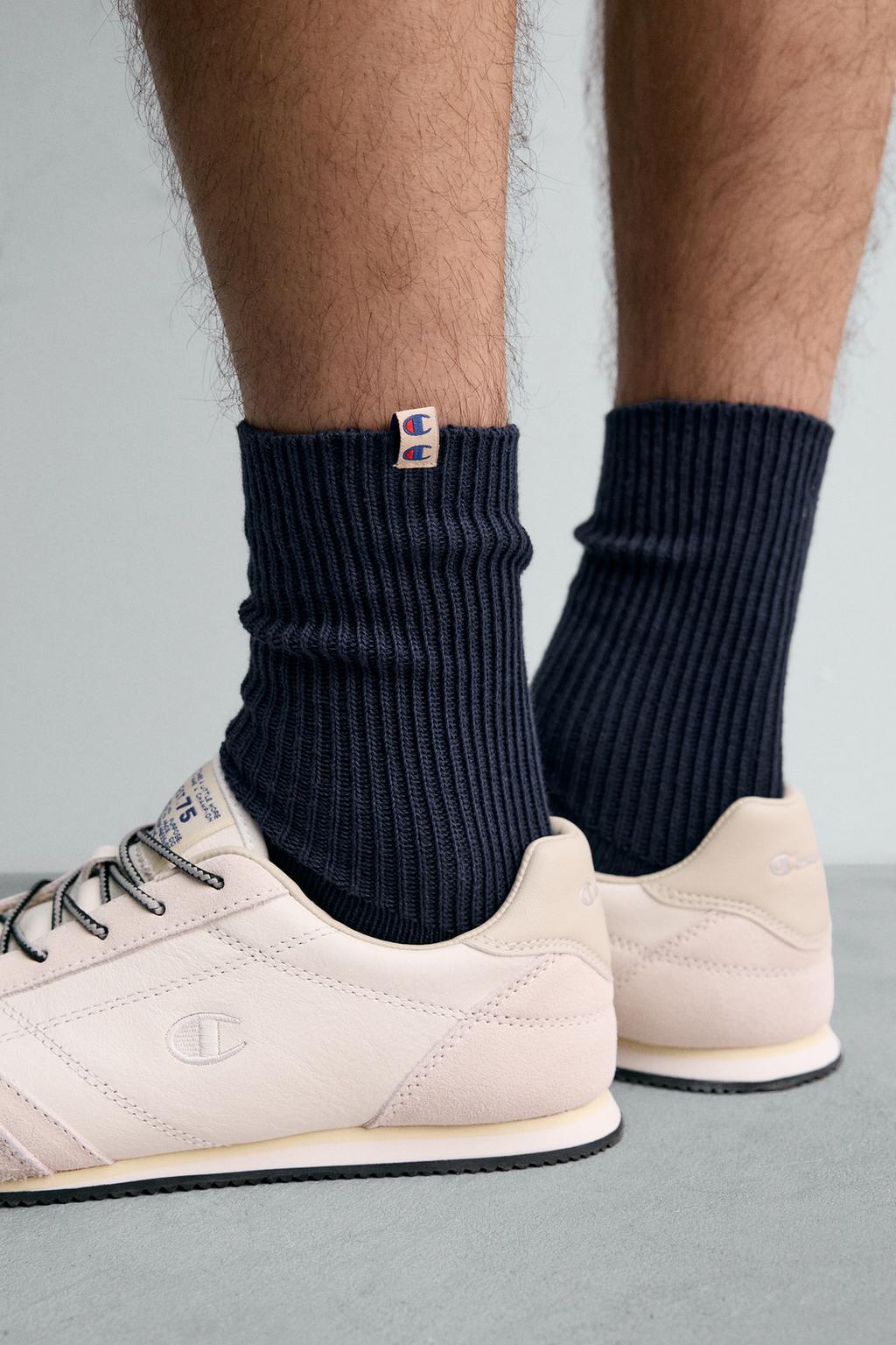 НОСКИ В ЦВЕТНУЮ ПОЛОСКУ CHAMPION ® X ZARA