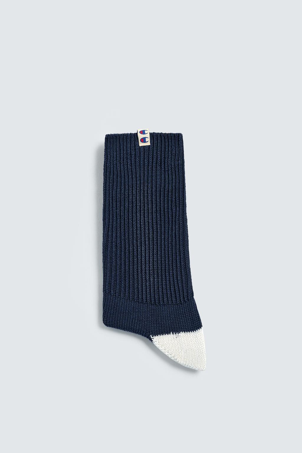 НОСКИ В ЦВЕТНУЮ ПОЛОСКУ CHAMPION ® X ZARA