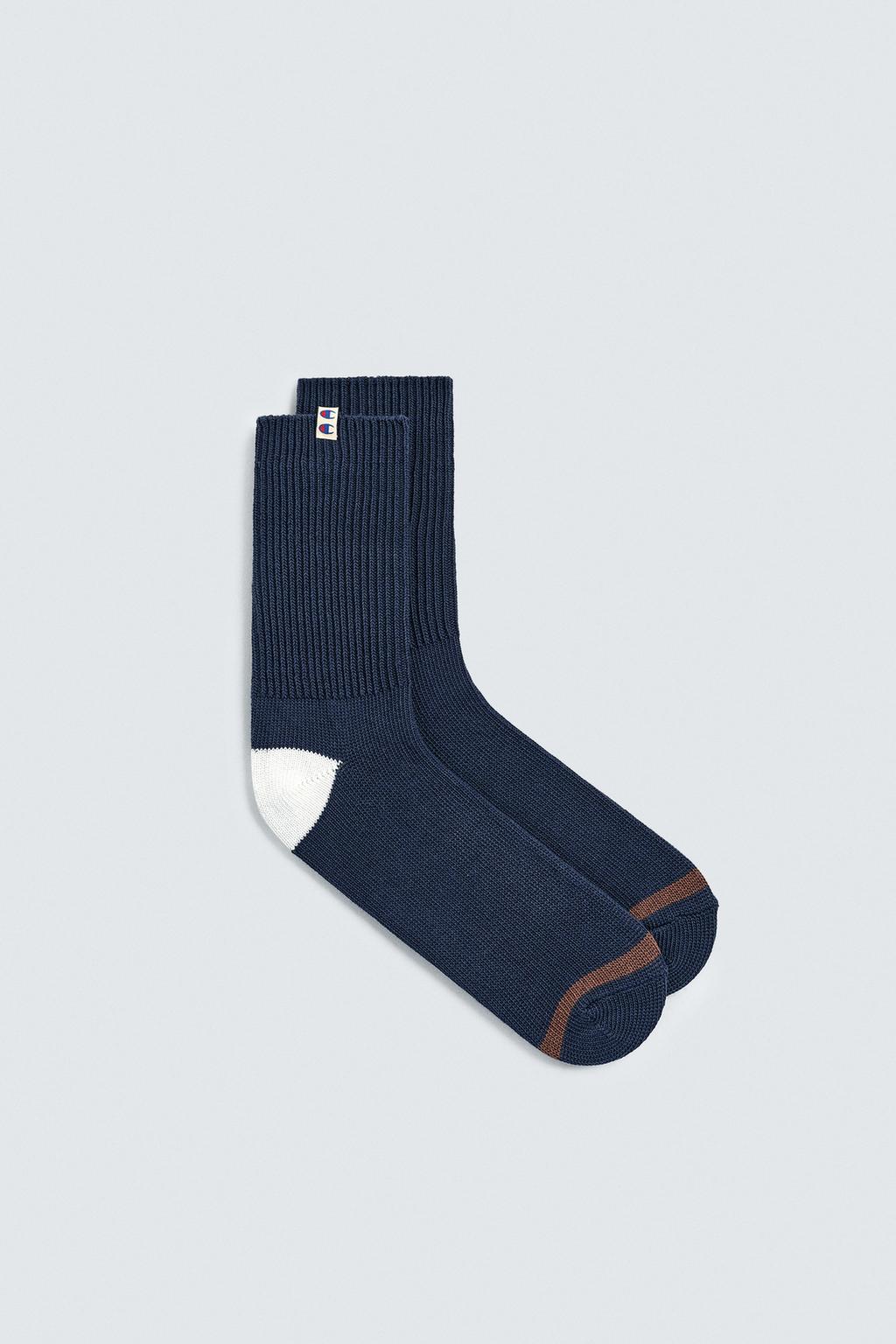 НОСКИ В ЦВЕТНУЮ ПОЛОСКУ CHAMPION ® X ZARA