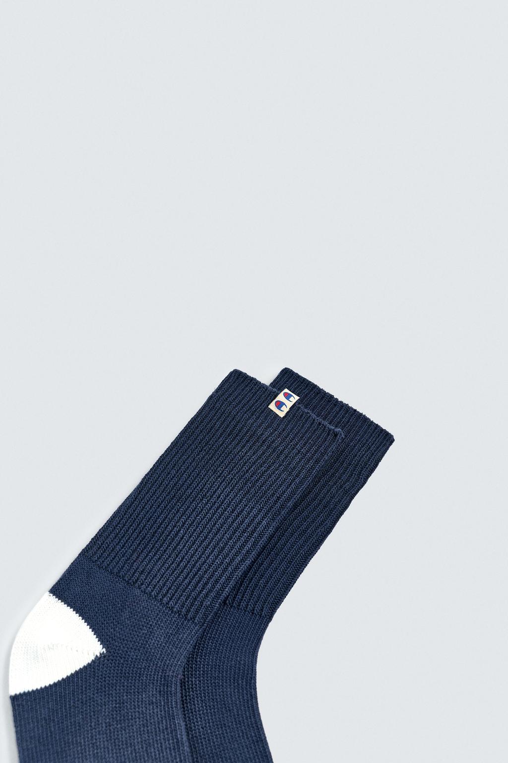 НОСКИ В ЦВЕТНУЮ ПОЛОСКУ CHAMPION ® X ZARA