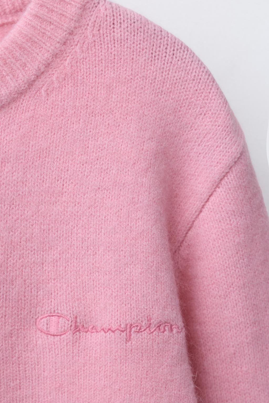 ТРИКОТАЖНЫЙ КАРДИГАН С НАШИВКАМИ CHAMPION ® X ZARA