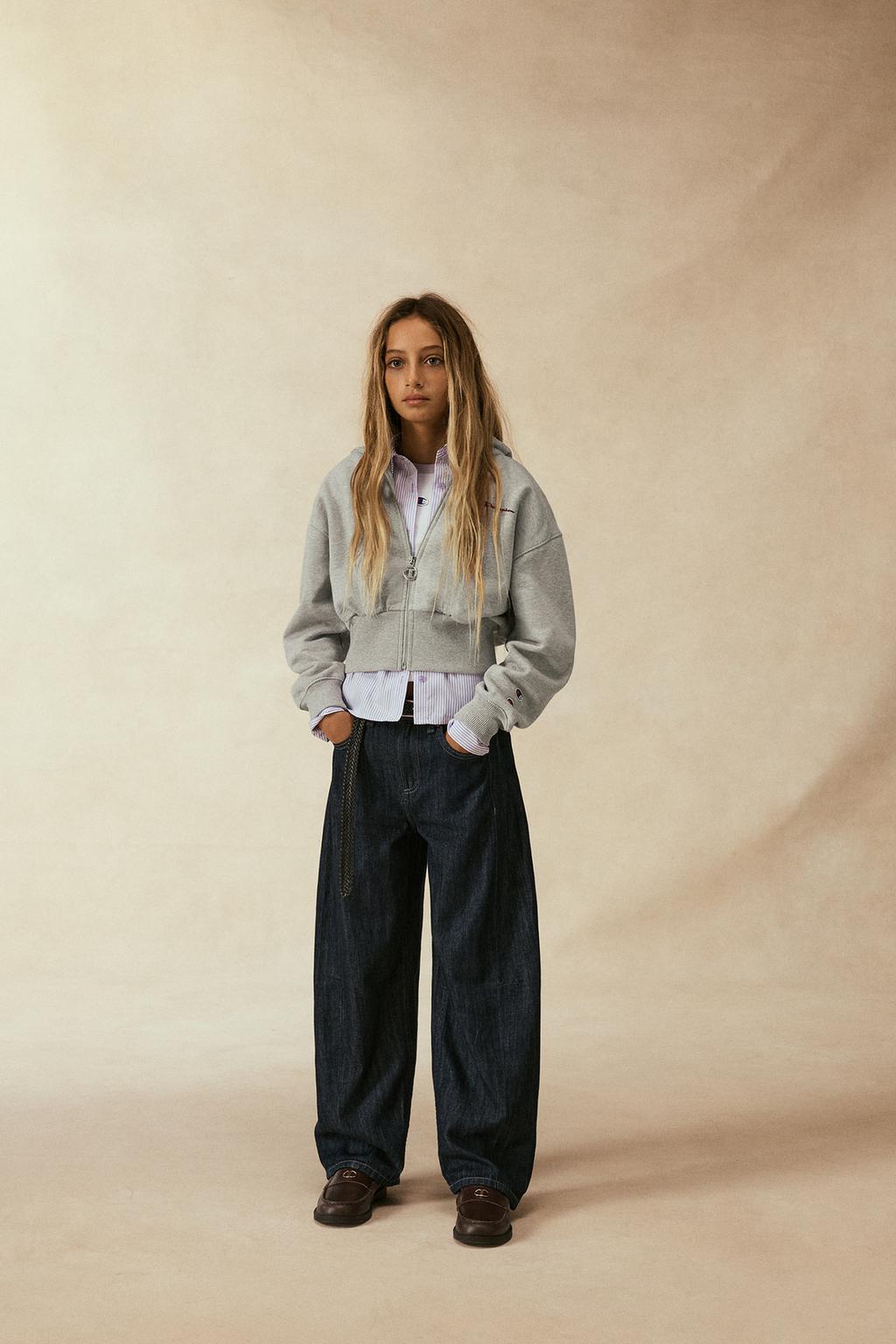 ТОЛСТОВКА НА МОЛНИИ С ТЕКСТОМ И ФЛОКОМ CHAMPION ® X ZARA