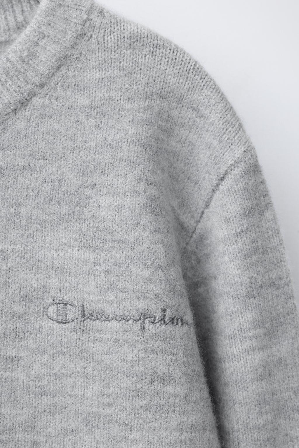 ТРИКОТАЖНЫЙ КАРДИГАН С НАШИВКАМИ CHAMPION ® X ZARA