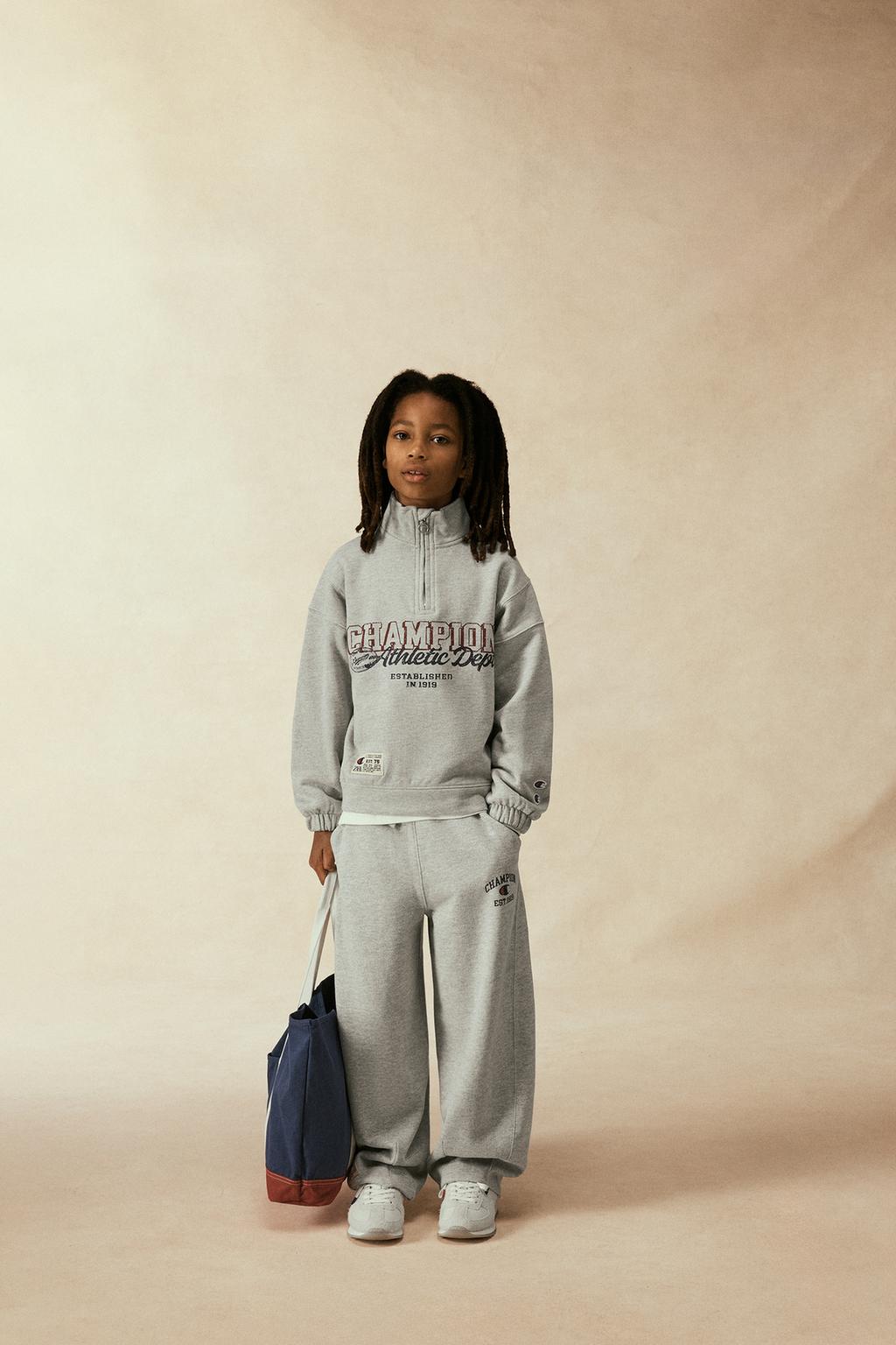 ТОЛСТОВКА С ТЕКСТОМ CHAMPION ® X ZARA