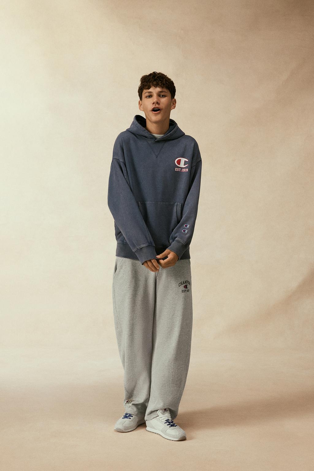 ХУДИ С КАПЮШОНОМ С ЭФФЕКТОМ ПОТЕРТОСТИ CHAMPION ® X ZARA