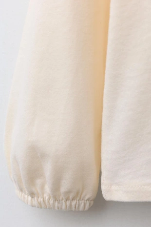 Футболка с круглым воротником и вышивкой- Заказать в России