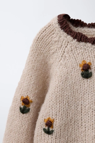 Трикотажный джемпер с вышивкой «подсолнухи»- Заказать в России