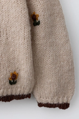 Трикотажный джемпер с вышивкой «подсолнухи»- Заказать в России