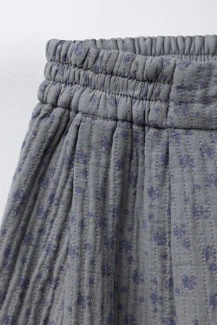 Брюки-кюлоты из рельефной ткани с цветочным принтом- Заказать в России