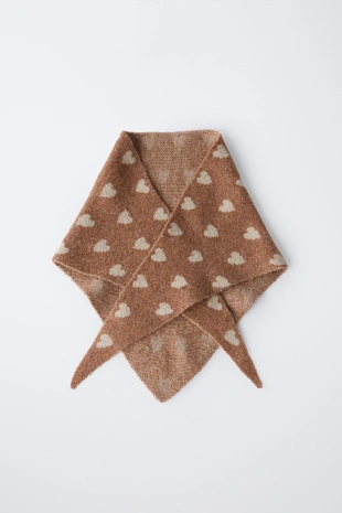 Треугольный платок в сердечка- Заказать в России