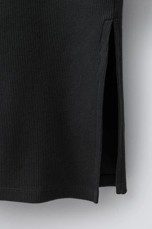 Длинное платье в рубчик с текстом и стразами- Заказать в России